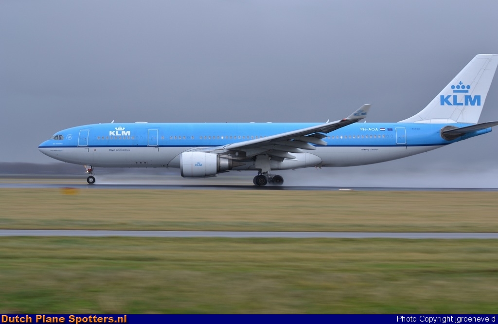PH-AOA Airbus A330-200 KLM Royal Dutch Airlines by jgroeneveld
