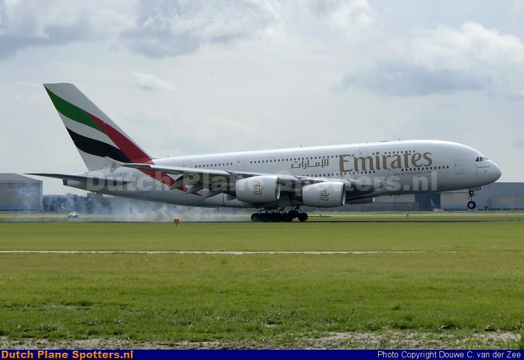 A6-EDK Airbus A380-800 Emirates by Douwe C. van der Zee