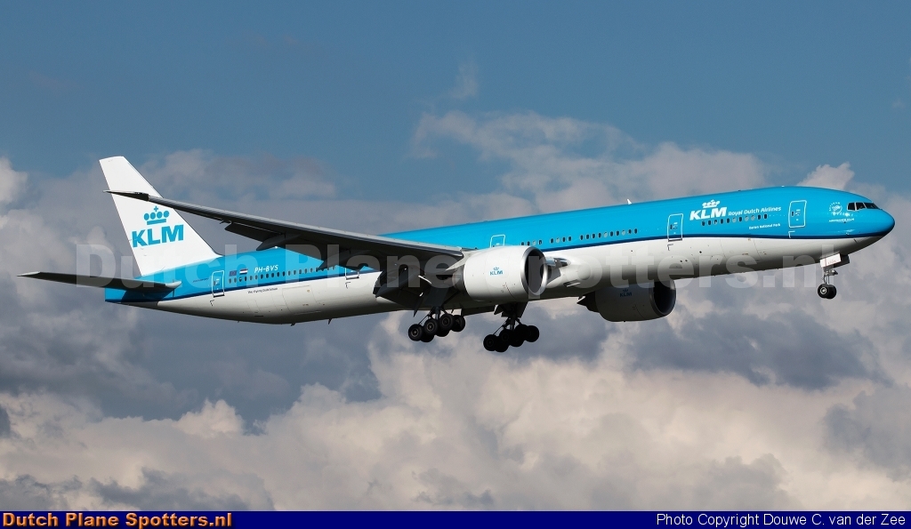 PH-BVS Boeing 777-300 KLM Royal Dutch Airlines by Douwe C. van der Zee