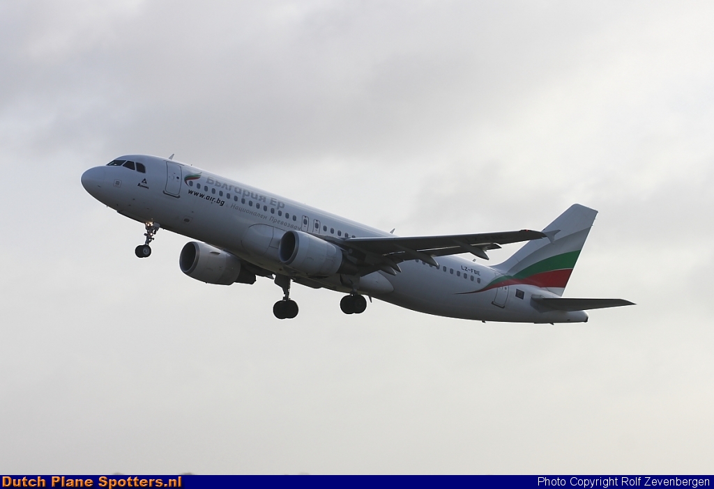 LZ-FBE Airbus A320 Bulgaria Air by Rolf Zevenbergen