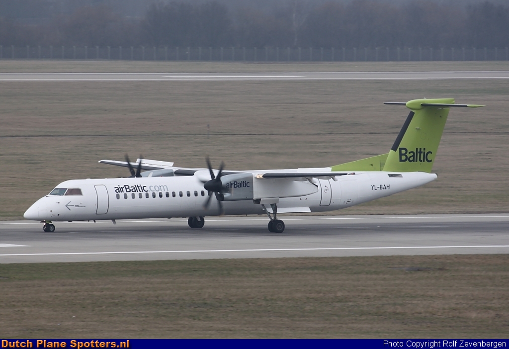 YL-BAH Bombardier Dash 8-Q400 Air Baltic by Rolf Zevenbergen