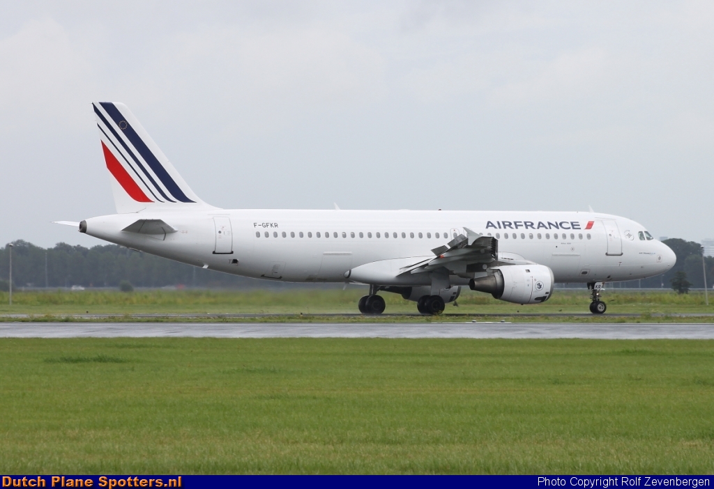 F-GFKR Airbus A320 Air France by Rolf Zevenbergen