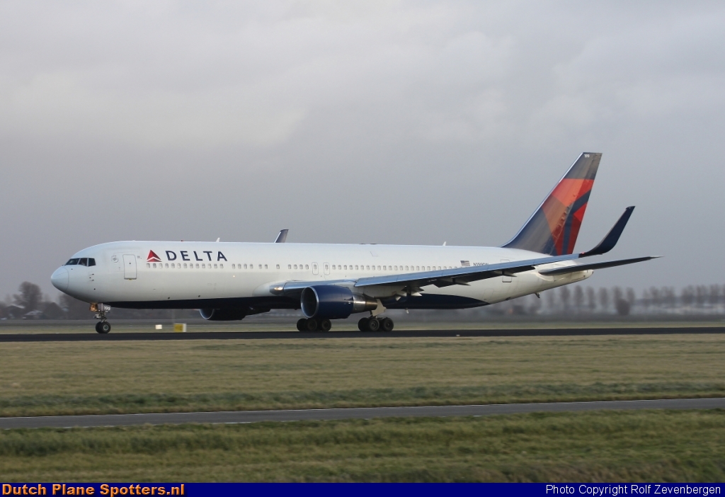 N199DN Boeing 767-300 Delta Airlines by Rolf Zevenbergen