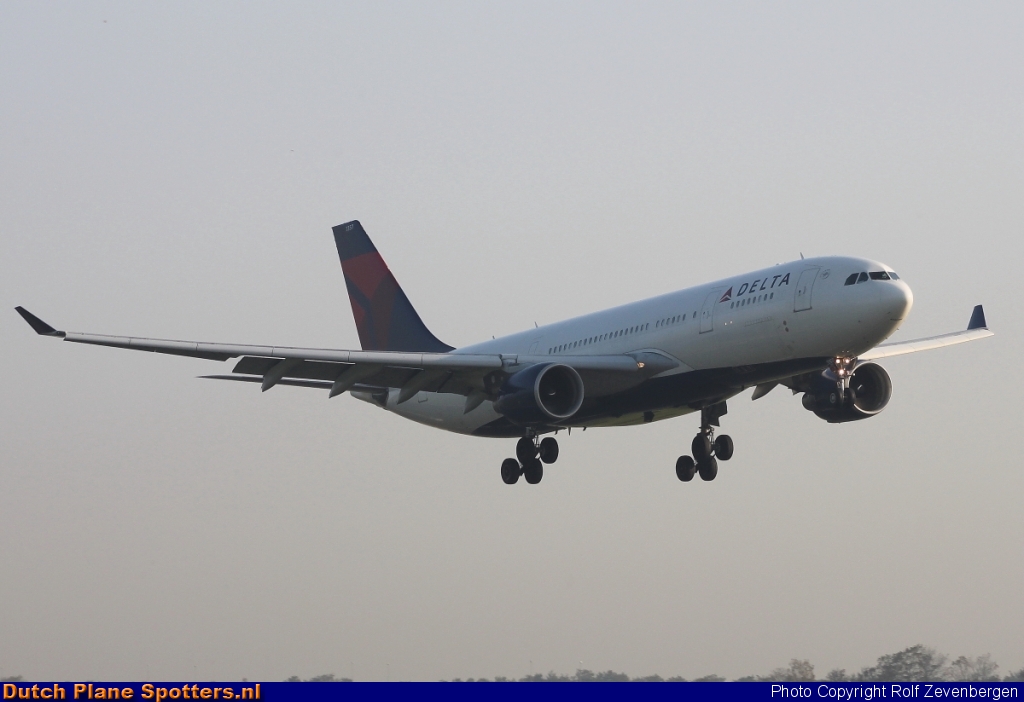 N857NW Airbus A330-200 Delta Airlines by Rolf Zevenbergen