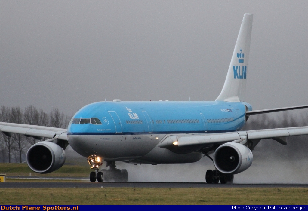 PH-AOK Airbus A330-200 KLM Royal Dutch Airlines by Rolf Zevenbergen