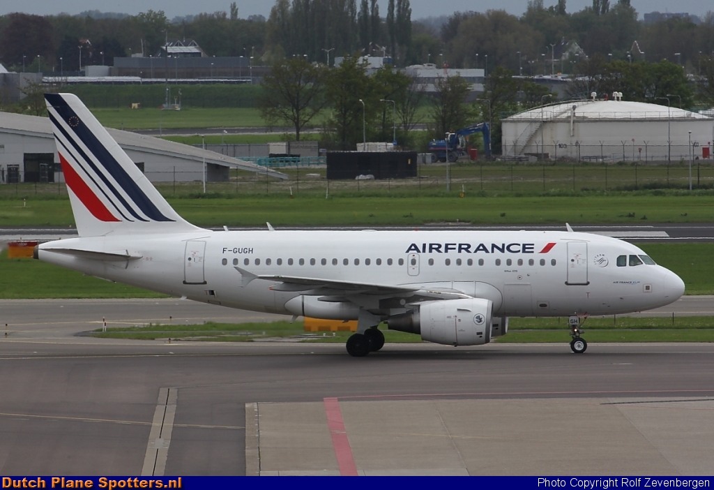 F-GUGH Airbus A318 Air France by Rolf Zevenbergen