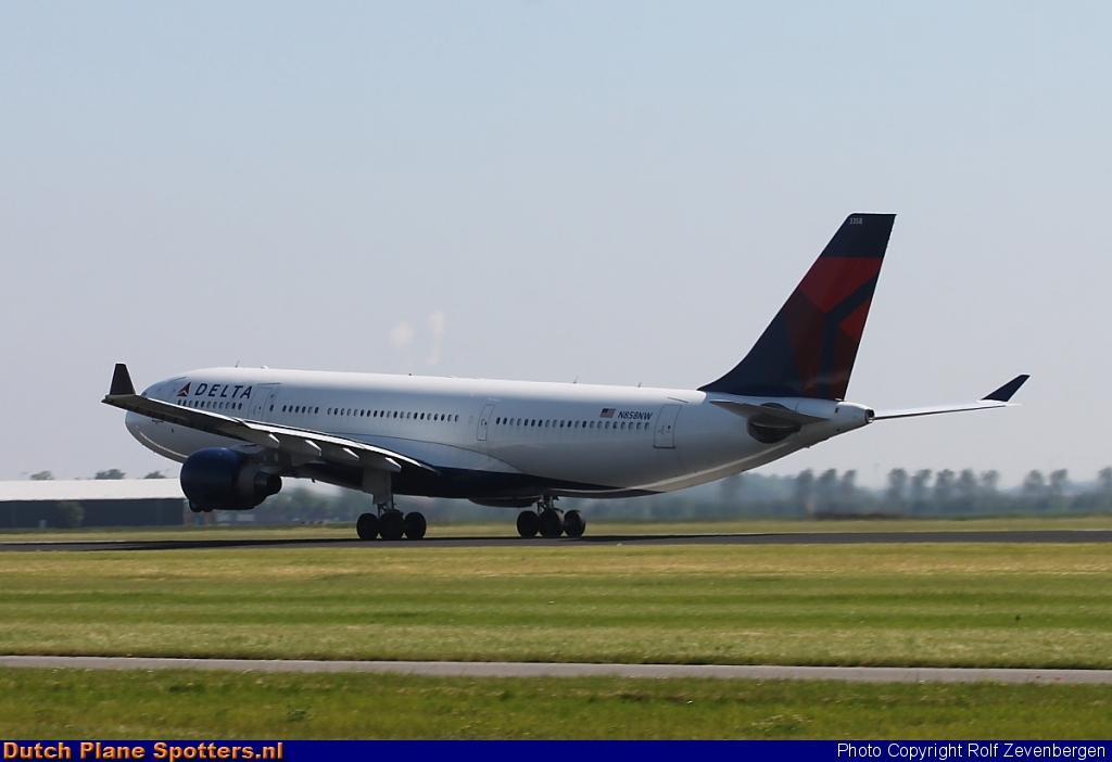 N858NW Airbus A330-200 Delta Airlines by Rolf Zevenbergen