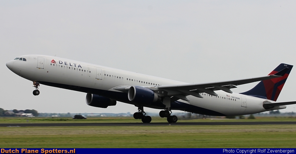 N813NW Airbus A330-200 Delta Airlines by Rolf Zevenbergen