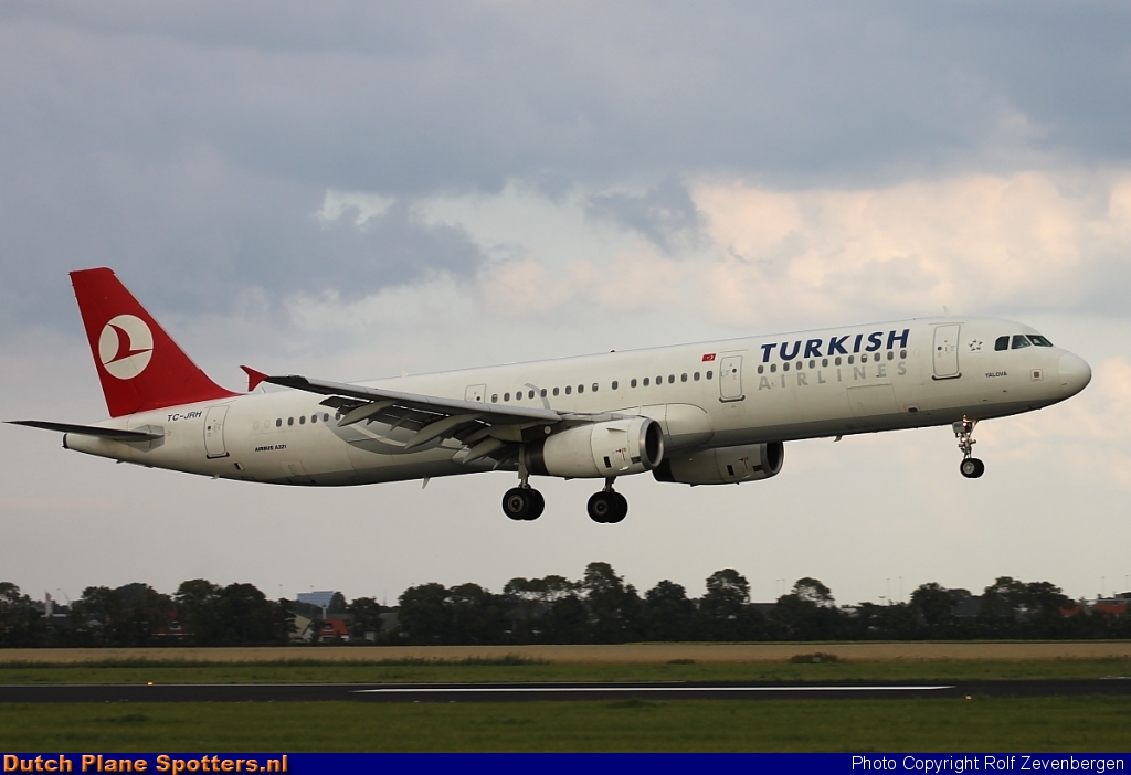 TC-JRH Airbus A321 Turkish Airlines by Rolf Zevenbergen