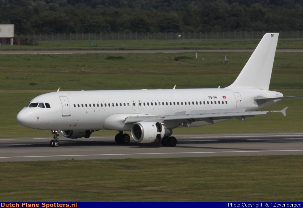 TS-INI Airbus A320 Nouvelair by Rolf Zevenbergen