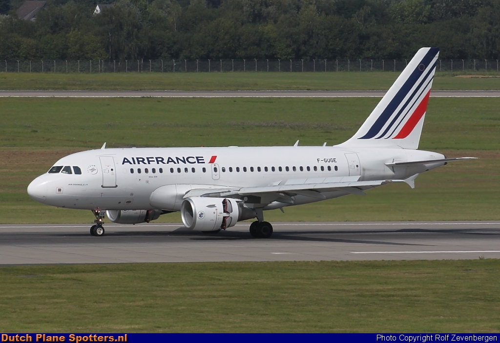 F-GUGE Airbus A318 Air France by Rolf Zevenbergen
