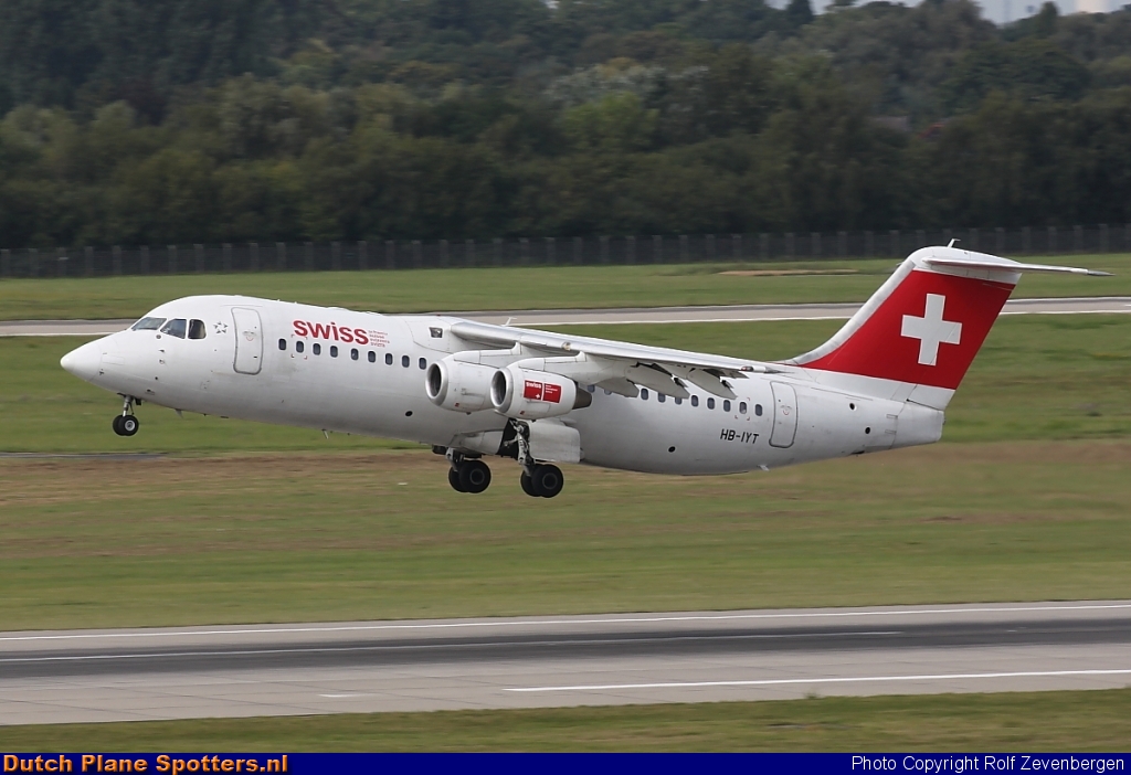 HB-IYT BAe 146 Swiss International Air Lines by Rolf Zevenbergen