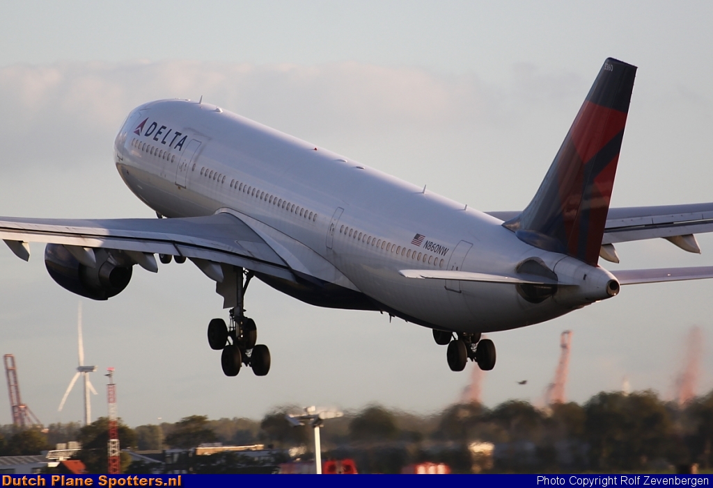 N860NW Airbus A330-200 Delta Airlines by Rolf Zevenbergen