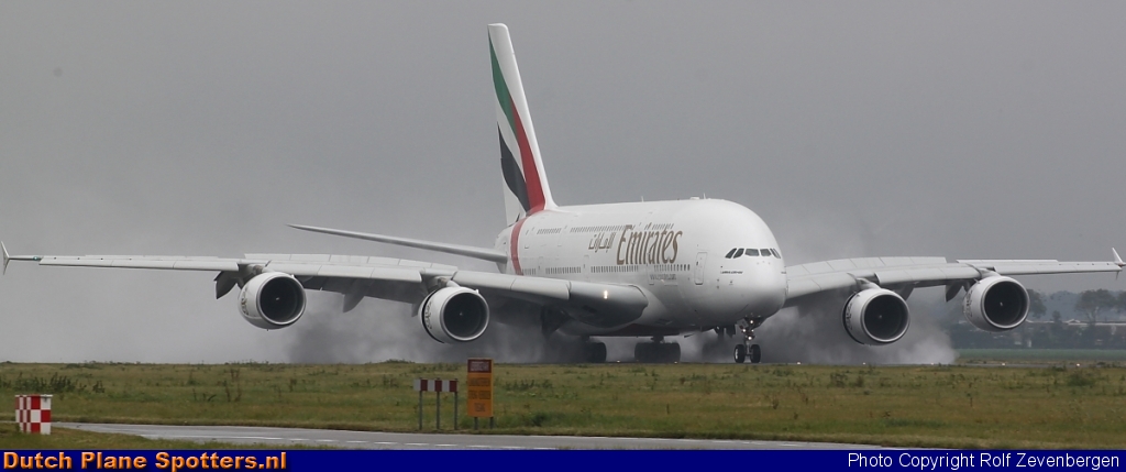A6-EDS Airbus A380-800 Emirates by Rolf Zevenbergen