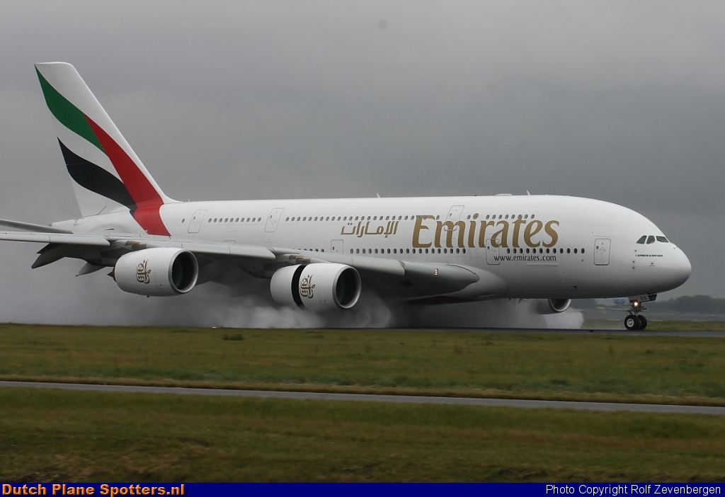 A6-EDS Airbus A380-800 Emirates by Rolf Zevenbergen