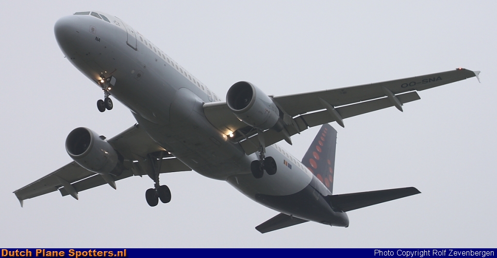 OO-SNA Airbus A320 Brussels Airlines by Rolf Zevenbergen