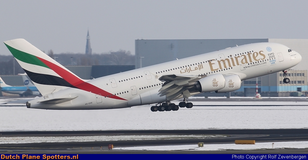 A6-EDK Airbus A380-800 Emirates by Rolf Zevenbergen