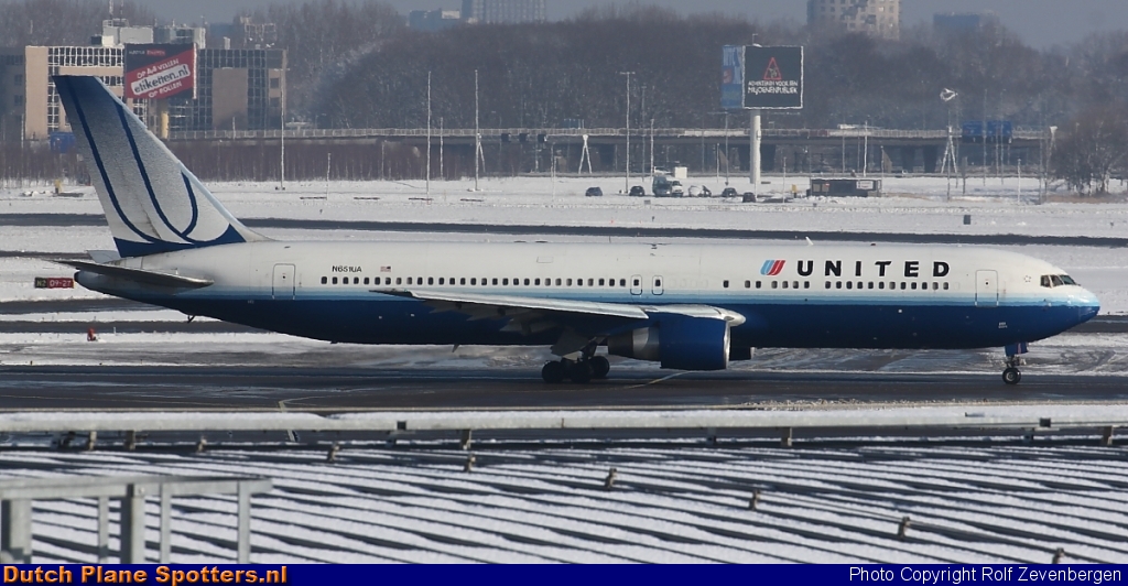N651UA Boeing 767-300 United Airlines by Rolf Zevenbergen