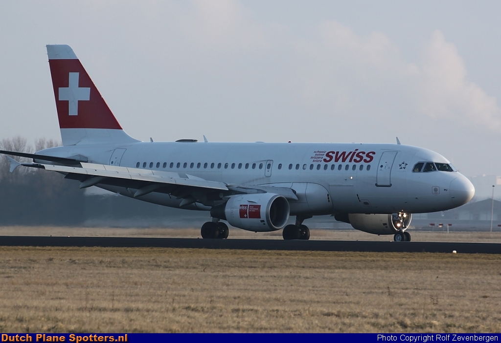 HB-IPU Airbus A319 Swiss International Air Lines by Rolf Zevenbergen