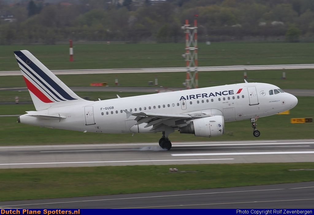F-GUGB Airbus A318 Air France by Rolf Zevenbergen