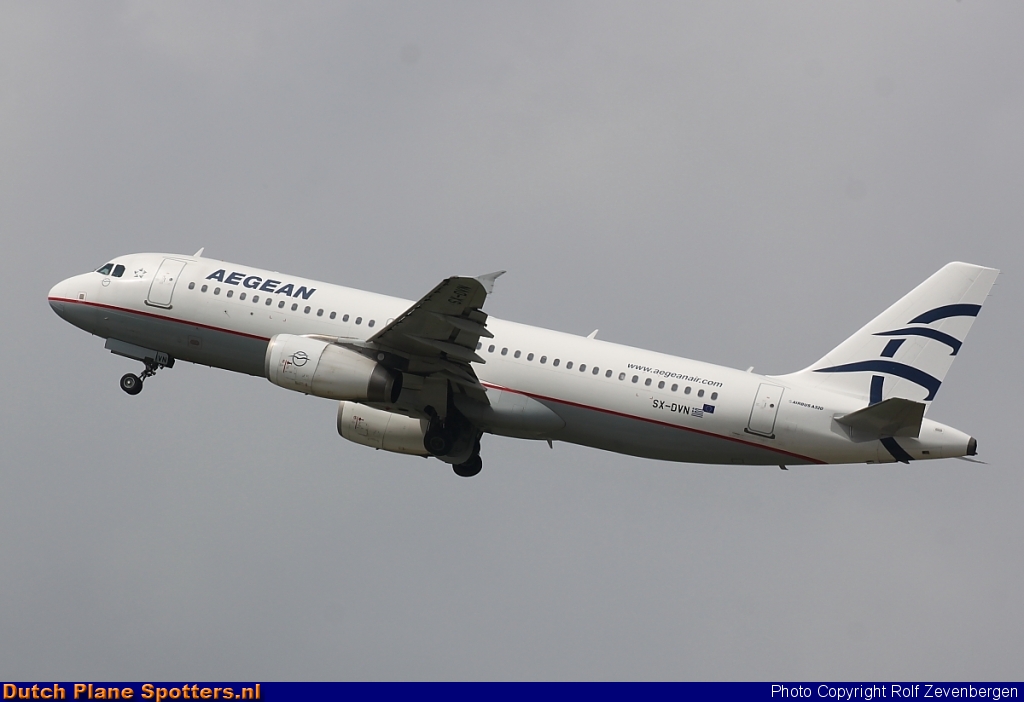 SX-DVN Airbus A320 Aegean Airlines by Rolf Zevenbergen