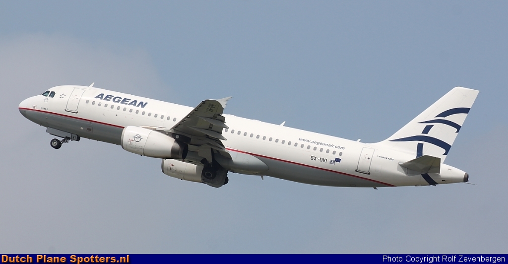 SX-DVI Airbus A320 Aegean Airlines by Rolf Zevenbergen