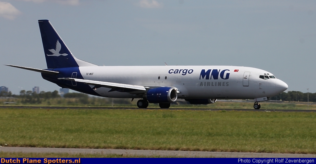 TC-MCF Boeing 737-400 MNG Airlines by Rolf Zevenbergen