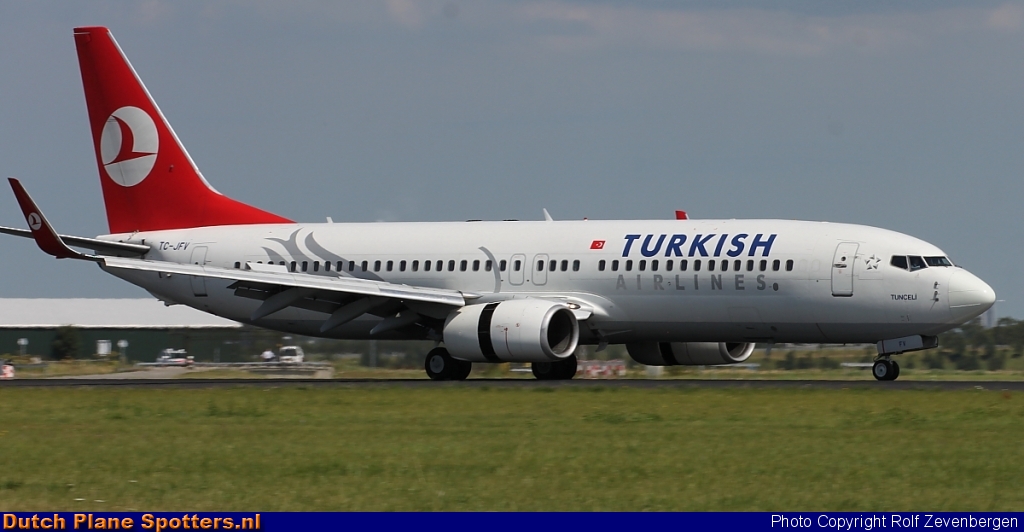 TC-JFV Boeing 737-800 Turkish Airlines by Rolf Zevenbergen
