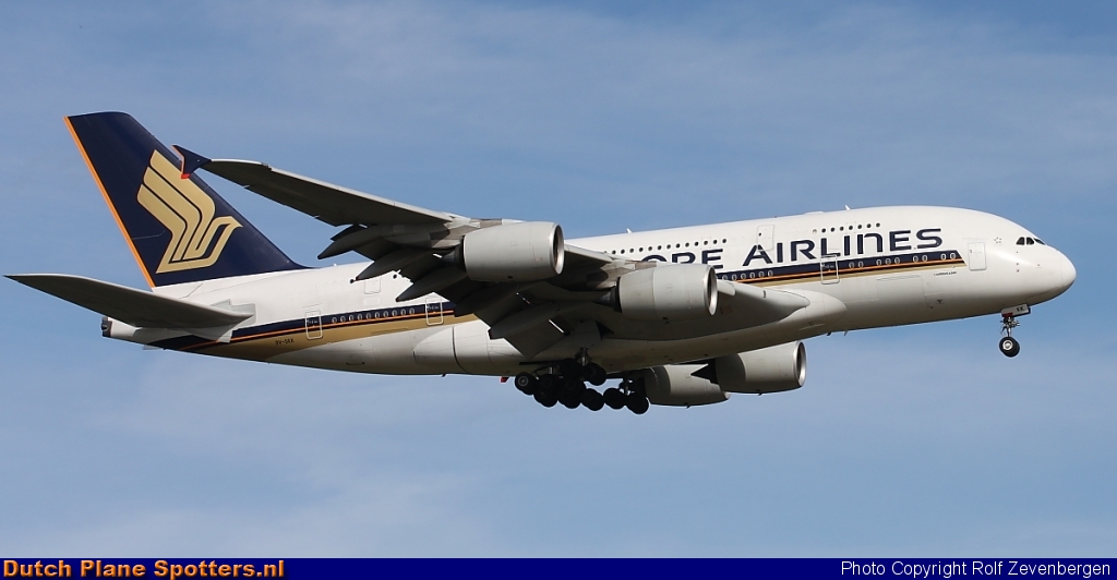 9V-SKK Airbus A380-800 Singapore Airlines by Rolf Zevenbergen