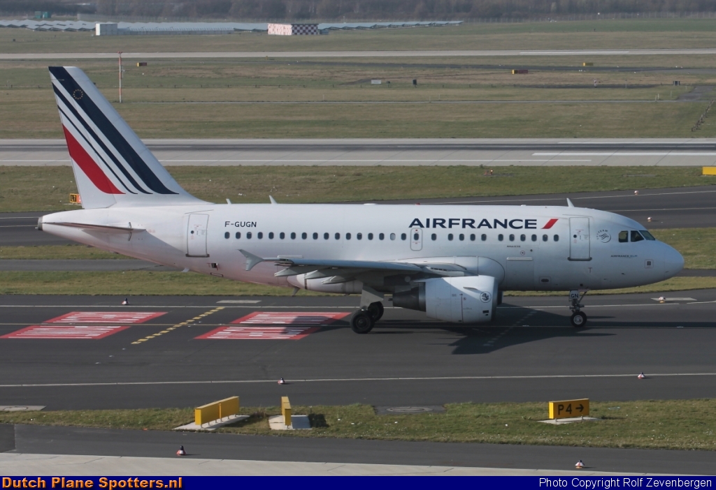 F-GUGN Airbus A318 Air France by Rolf Zevenbergen