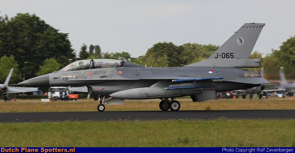 J-065 General Dynamics F-16 Fighting Falcon MIL - Dutch Royal Air Force by Rolf Zevenbergen