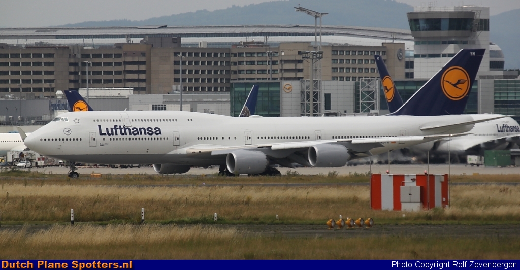 D-ABYM Boeing 747-8 Lufthansa by Rolf Zevenbergen