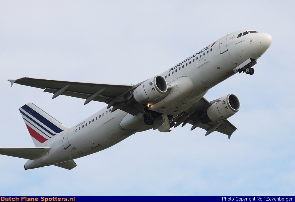 F-HEPA Airbus A320 Air France by Rolf Zevenbergen