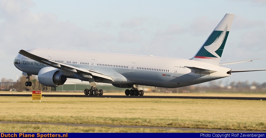 B-KQQ Boeing 777-300 Cathay Pacific by Rolf Zevenbergen