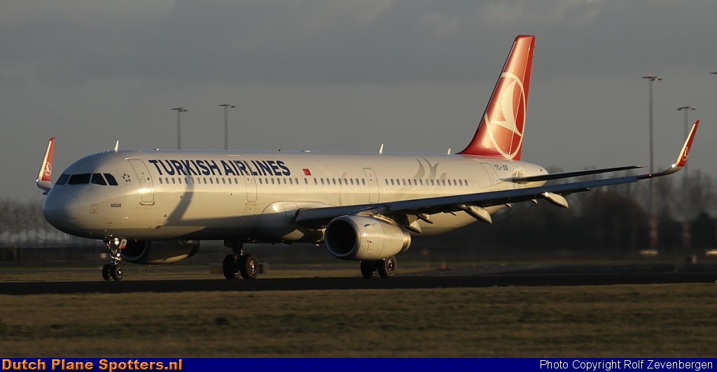TC-JSF Airbus A321 Turkish Airlines by Rolf Zevenbergen