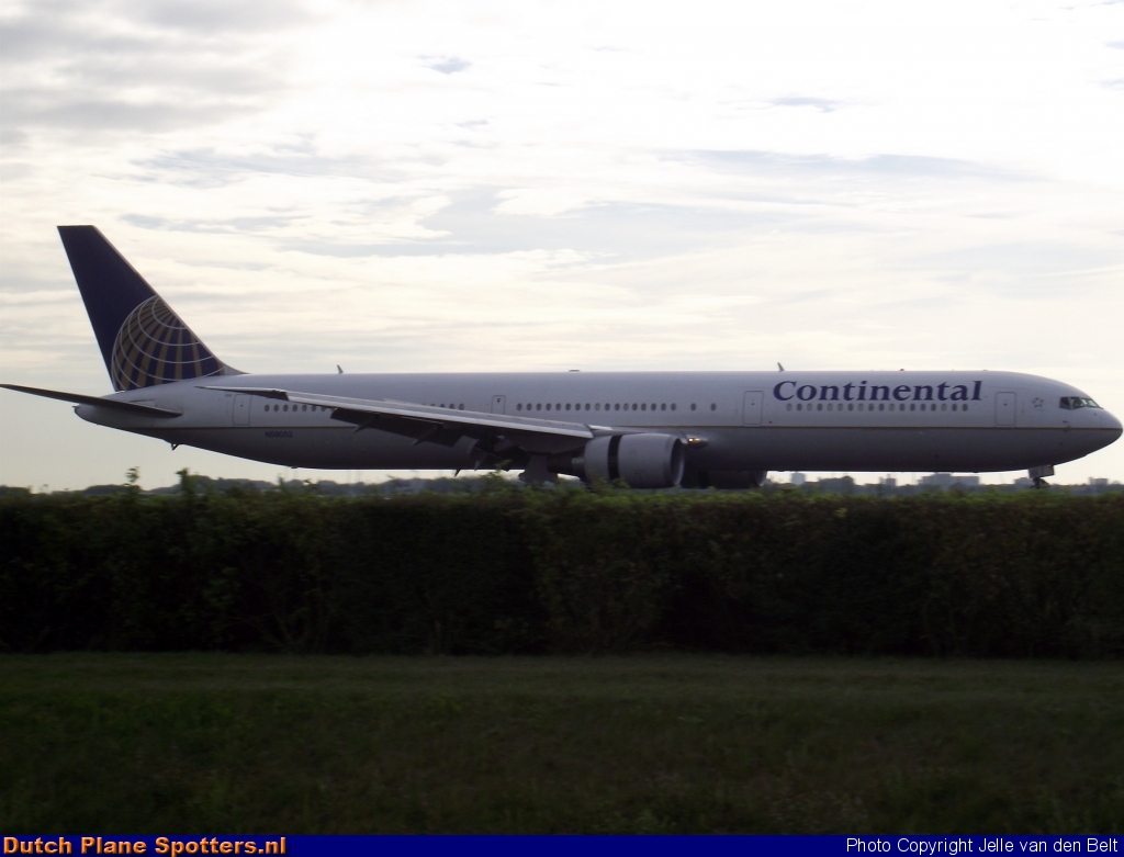 N59053 Boeing 767-400 Continental Airlines by Jelle van den Belt