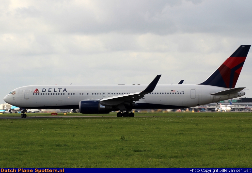 N177DZ Boeing 767-300 Delta Airlines by Jelle van den Belt