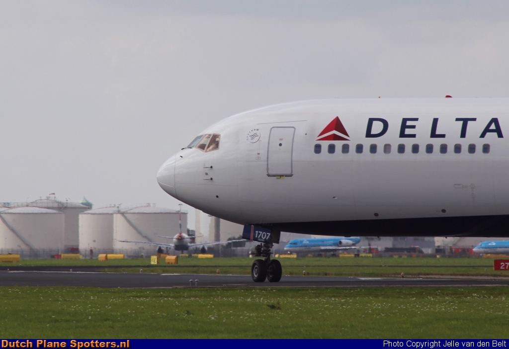 N177DZ Boeing 767-300 Delta Airlines by Jelle van den Belt