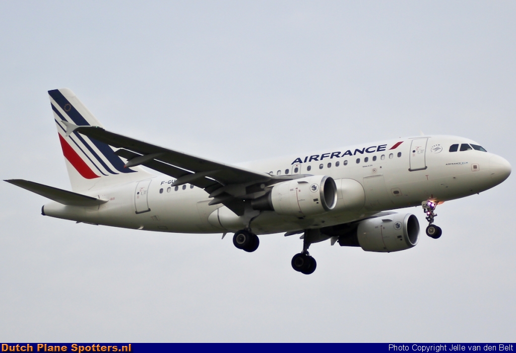 F-GUGK Airbus A318 Air France by Jelle van den Belt