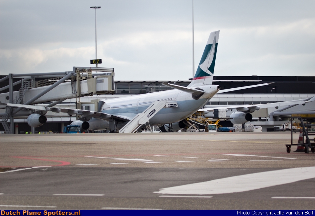 B-HXH Airbus A340-300 Cathay Pacific by Jelle van den Belt