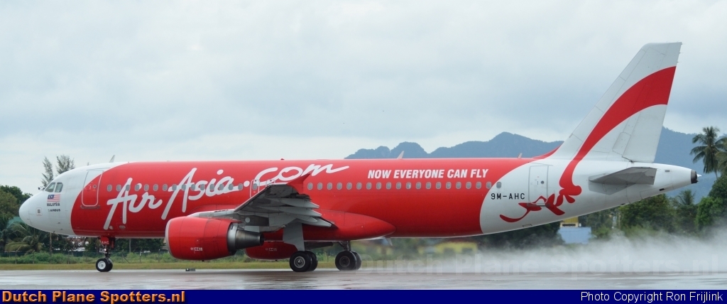 9M-AHC Airbus A320 AirAsia by Ron Frijlink