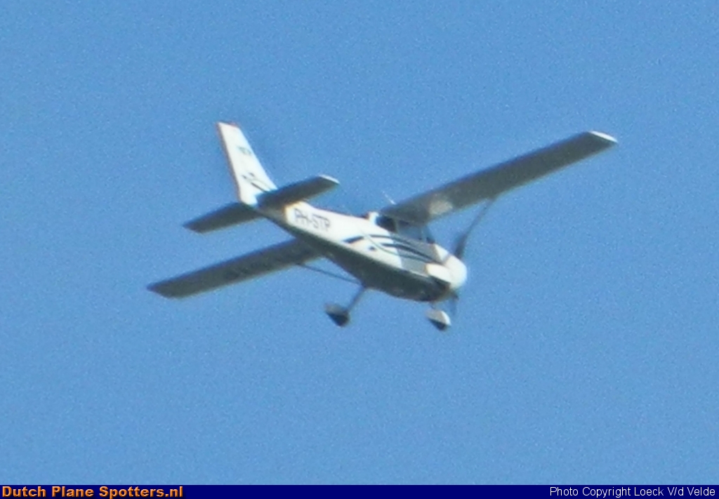PH-STP Cessna 172 Skyhawk Stella Aviation Charter by Loeck V/d Velde