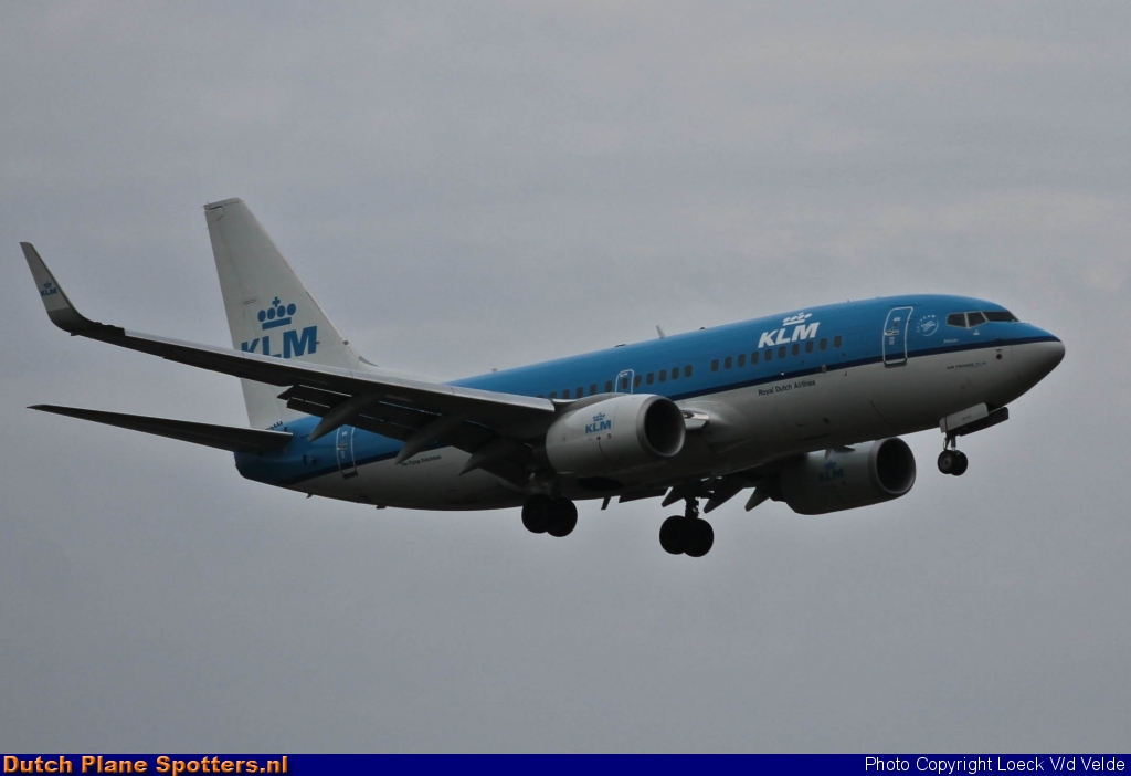 PH-BGK Boeing 737-700 KLM Royal Dutch Airlines by Loeck V/d Velde