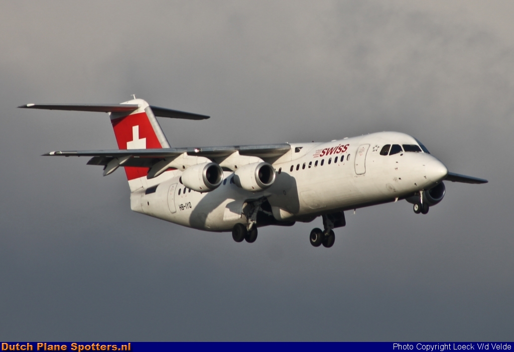 HB-IYQ BAe 146 Swiss International Air Lines by Loeck V/d Velde