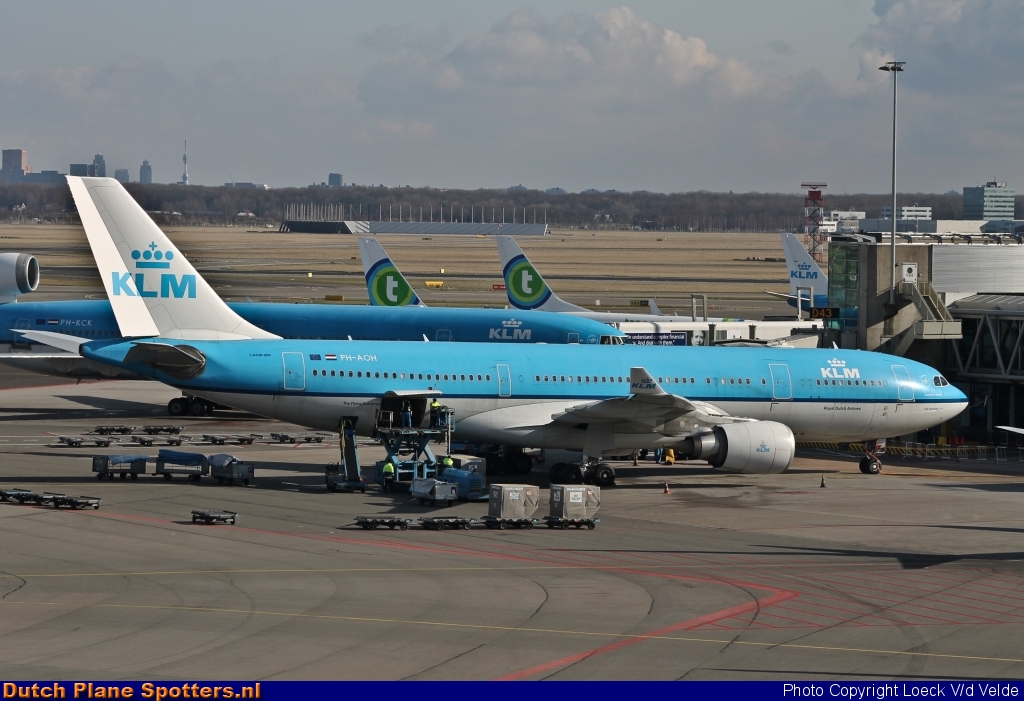 PH-AOH Airbus A330-200 KLM Royal Dutch Airlines by Loeck V/d Velde