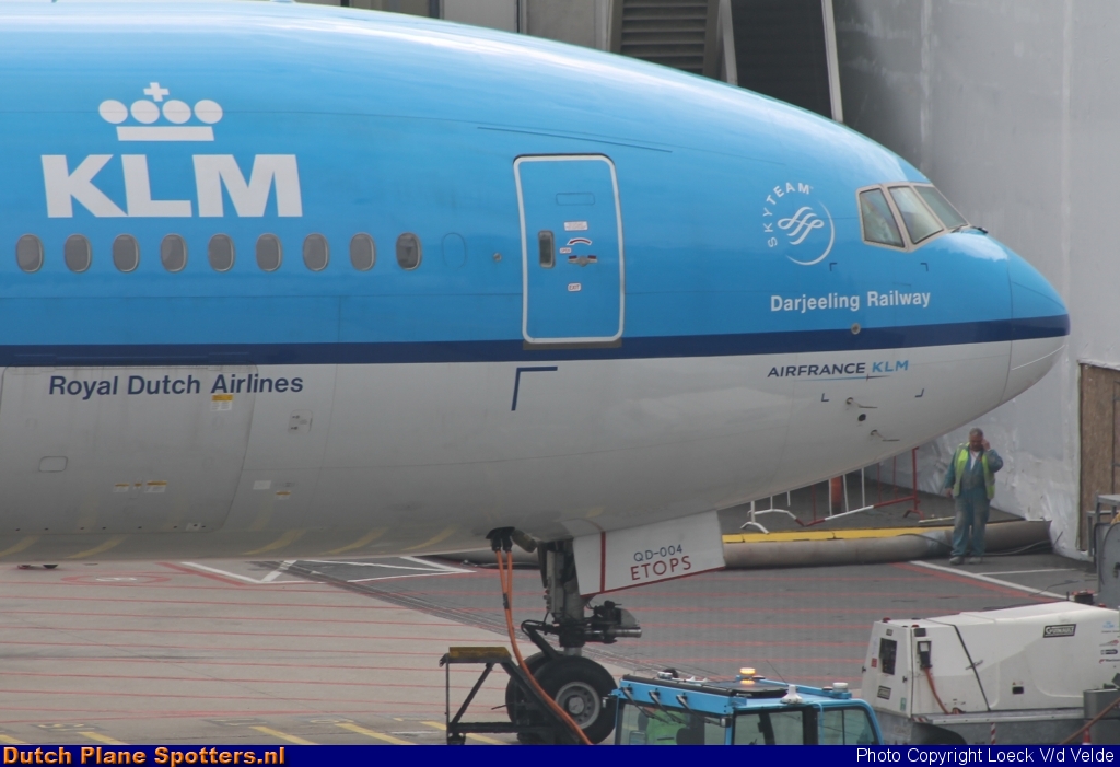 PH-BQD Boeing 777-200 KLM Royal Dutch Airlines by Loeck V/d Velde