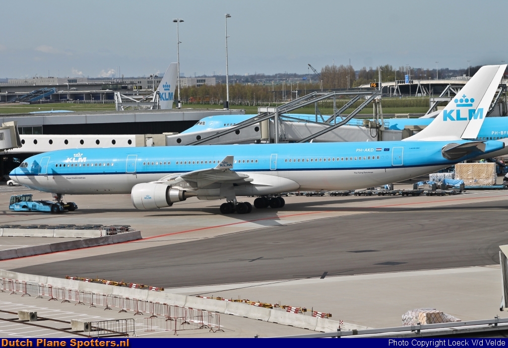 PH-AKD Airbus A330-300 KLM Royal Dutch Airlines by Loeck V/d Velde
