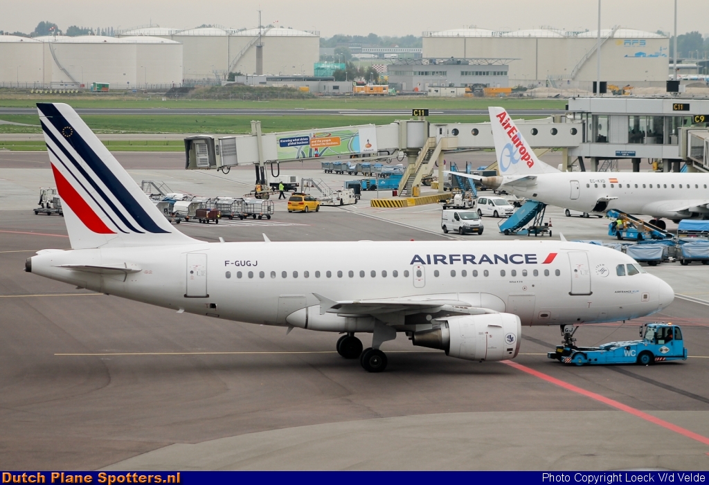 F-GUGJ Airbus A318 Air France by Loeck V/d Velde