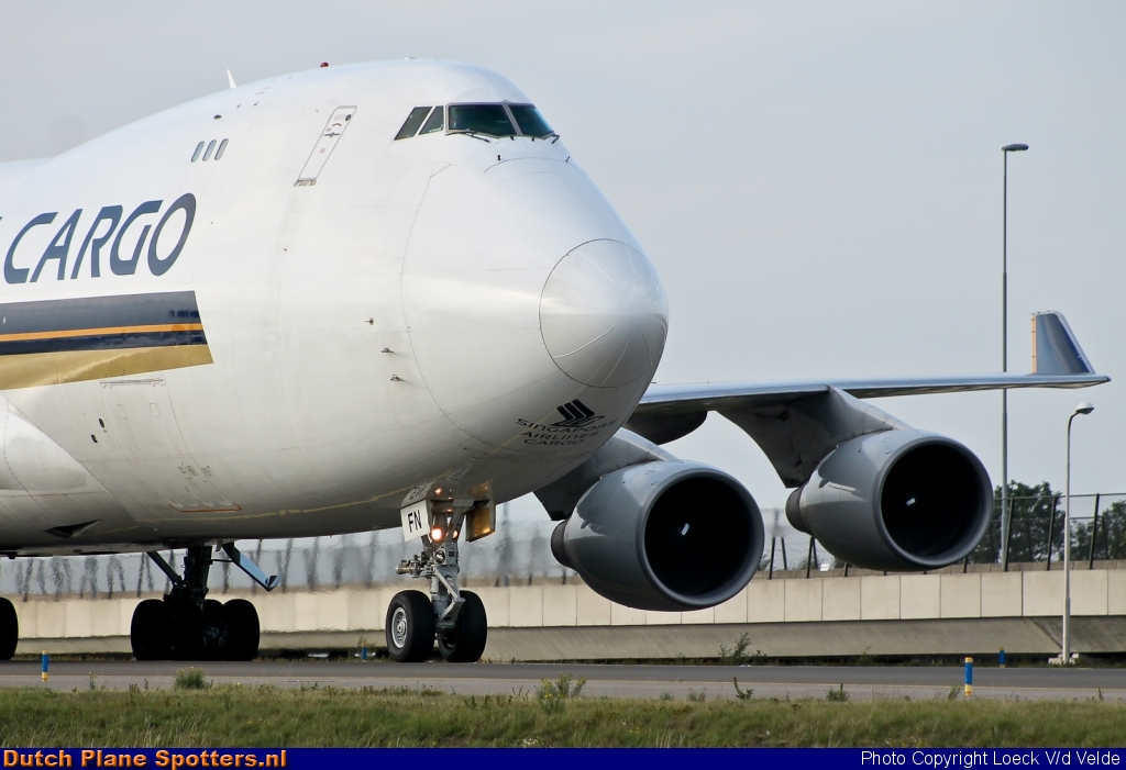 9V-SFN Boeing 747-400 Singapore Airlines Cargo by Loeck V/d Velde