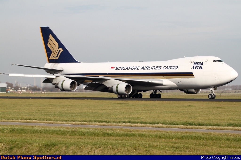 9V-SFQ Boeing 747-400 Singapore Airlines Cargo by airbus